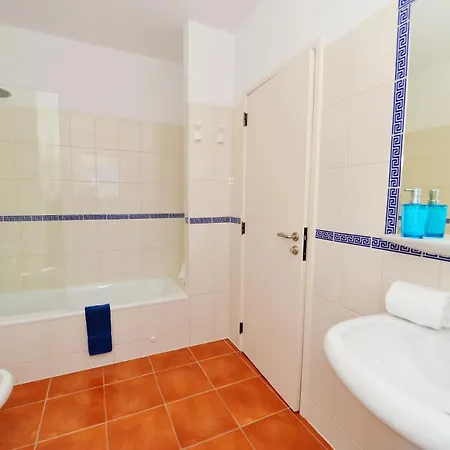 Monte Pardal W/ Heated Pool In Natural Park Villa