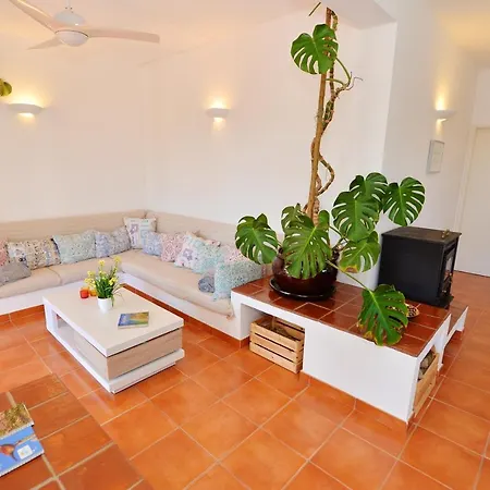 Monte Pardal W/ Heated Pool In Natural Park Villa
