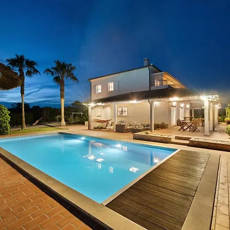Monte Pardal W/ Heated Pool In Natural Park Villa *